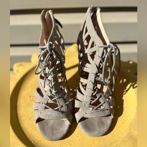 💕POUR LA VICTOIRE SANDAL HEELS💕